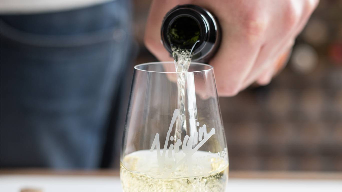 Open Sparkling Wine - Ease It Out