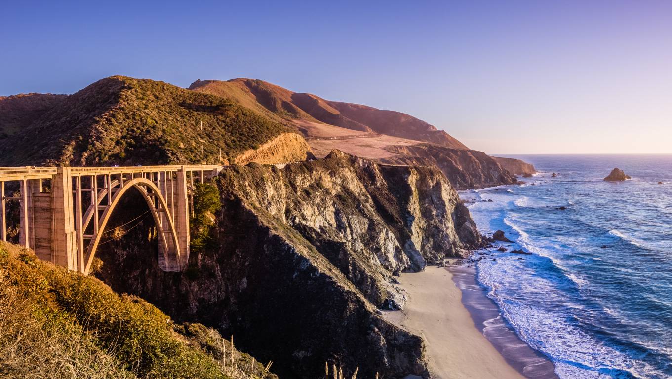 View of bridge between mountains on the coast of Big Sur